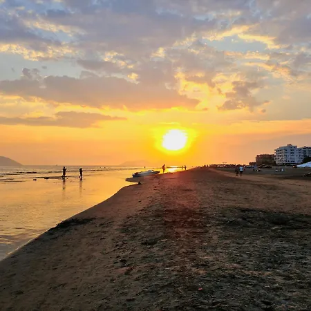 Luxury And Cozy 150 Meters From The Beach, 750 Meters From Lungo Mare